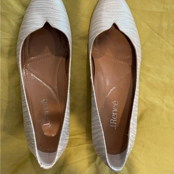 Cream Textured Flats with Rounded Toe - Picture 2 of 8